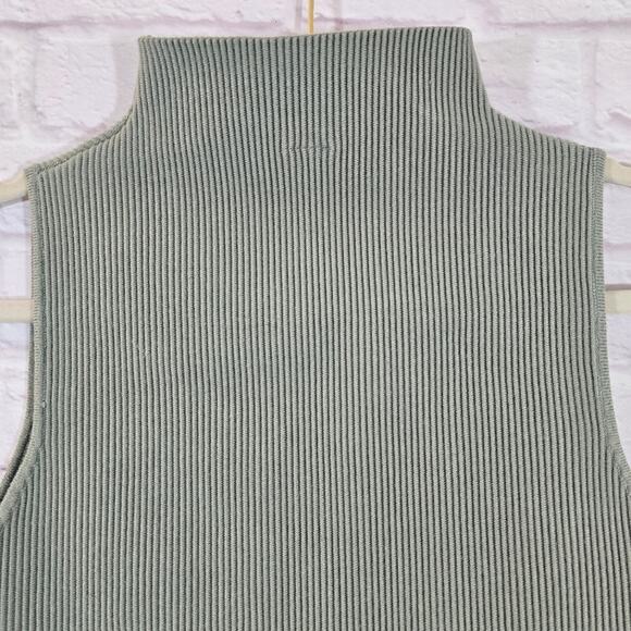 M Abound Green Sleeveless Ribbed Knit Top Size XL High Neck Cropped Minimalist - Picture 6 of 9